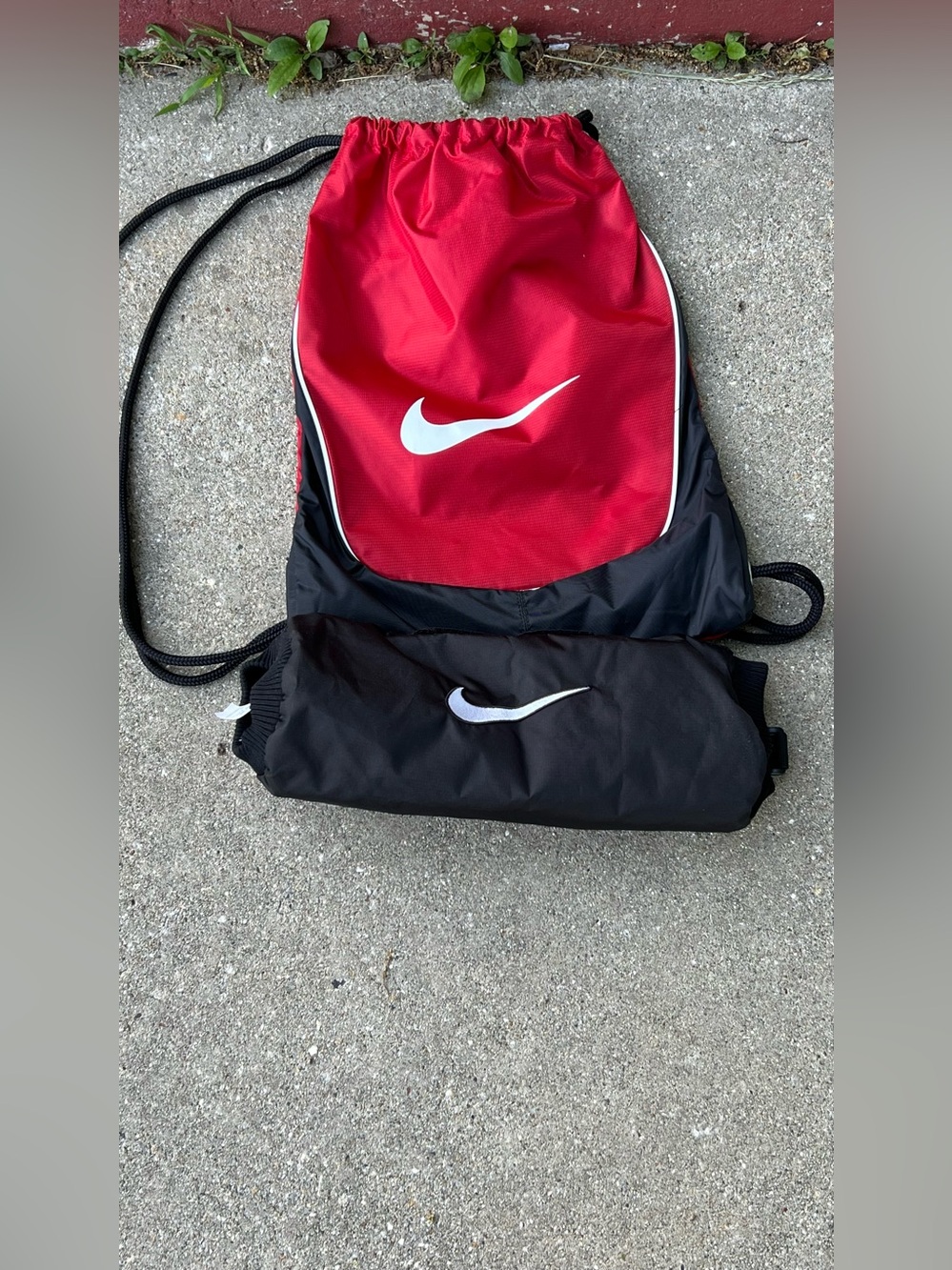 Nike Training gym bag and Pro Hyperwarm Football Handwarmer. Set of 2 unisex
